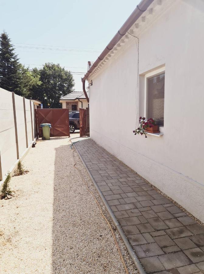 Cosy Vacation House In The Village Veľký Meder Exterior foto